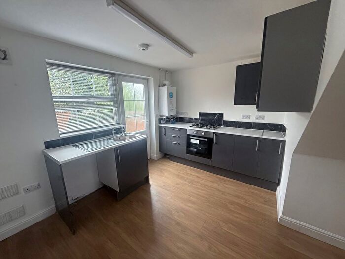 2 Bedroom Semi-Detached House To Rent In Hollycourt, Mansfield, NG19