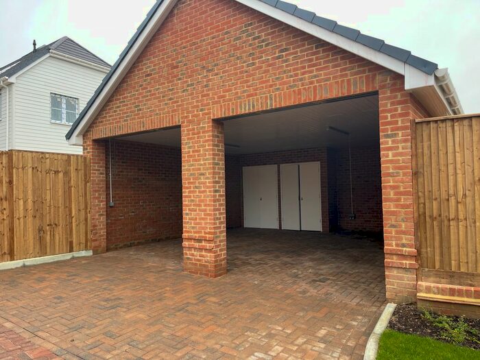 3 Bedroom Semi-Detached House To Rent In Omaha Grove, Tonbridge, TN12