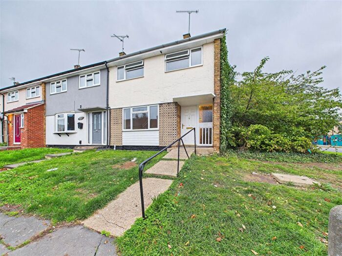 3 Bedroom End Of Terrace House For Sale In Long Riding, Basildon, SS14