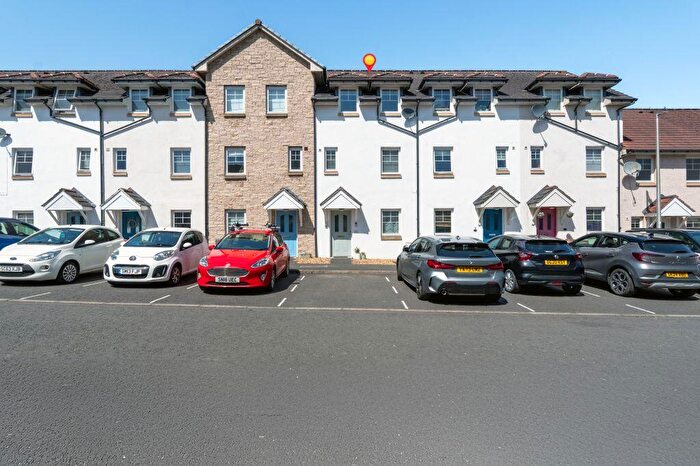 4 Bedroom Town House For Sale In Ballantyne Place, Peebles, EH45