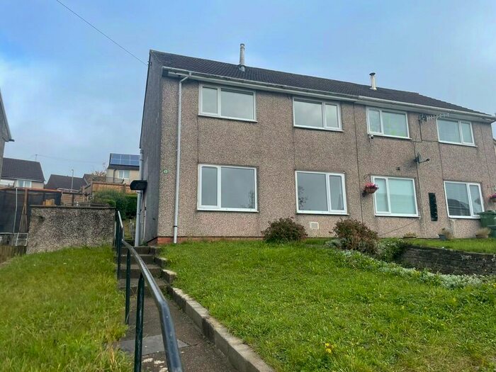 3 Bedroom Semi-Detached House To Rent In Heol Graigwen, Caerphilly, CF83