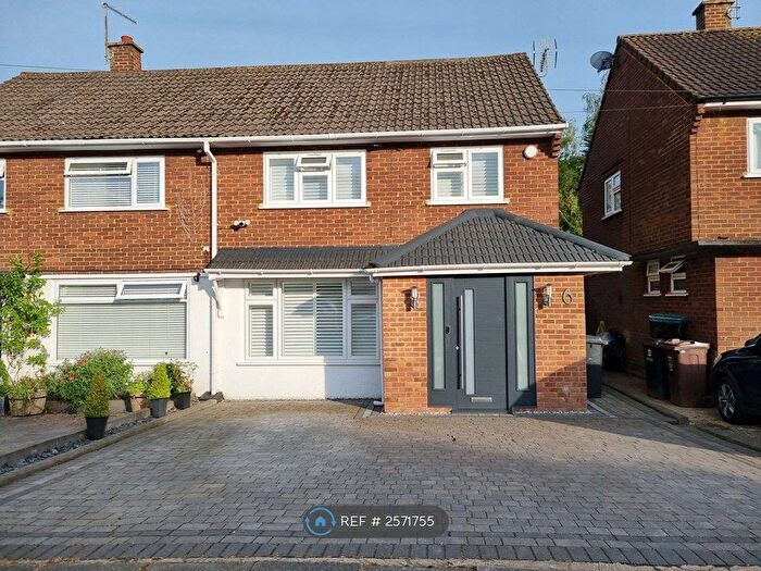 3 Bedroom Semi-Detached House To Rent In Grasmere Road, St. Albans, AL1
