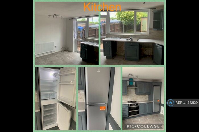 3 Bedroom Terraced House To Rent In Simmons Drive, Quinton, Birmingham, B32