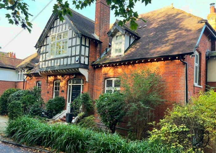 2 Bedroom Flat To Rent In Susans Wood, Chislehurst, BR7