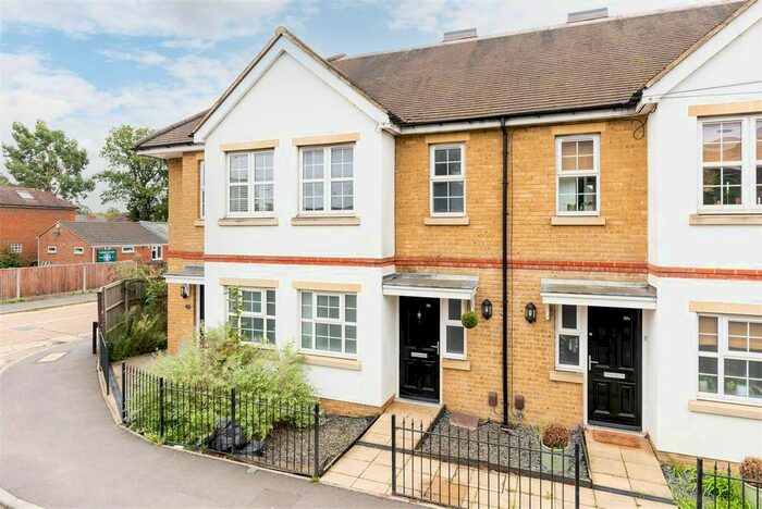 3 Bedroom Property To Rent In Burwood Road, Hersham, Walton-On-Thames, KT12