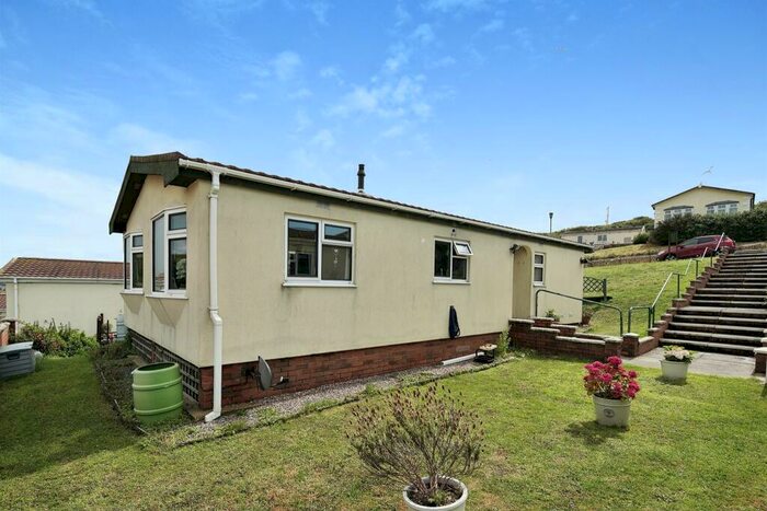 2 Bedroom Park Home For Sale In Court Farm Road, Newhaven, BN9