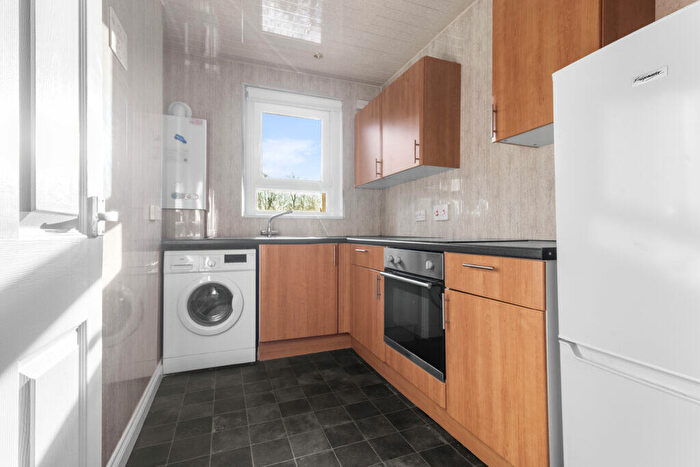 1 Bedroom Flat To Rent In Frew Street, Airdrie, ML6