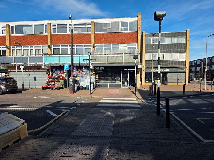 3 Bedroom Maisonette For Sale In St. Johns Way, Corringham, Stanford-Le-Hope, Essex, SS17