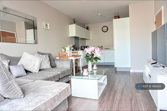 2 Bedroom Flat To Rent In Clovelly Place, Greenhithe, DA9