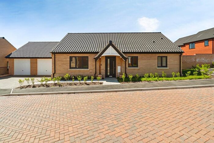 2 Bedroom Detached Bungalow For Sale In Jubilee Way, Holton, Halesworth, IP19