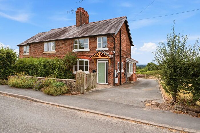 2 Bedroom Equestrian Property For Sale In Willington Road, Willington, Tarporley, Cheshire, CW6