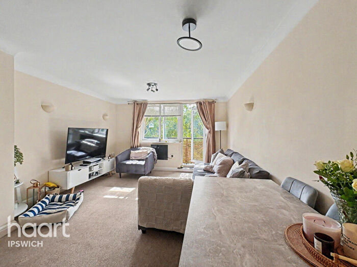 2 Bedroom Apartment For Sale In Yeoman Close, Ipswich, IP1