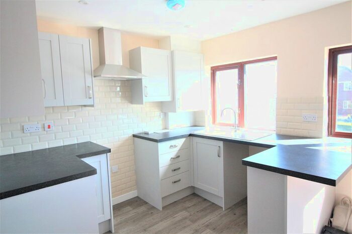 2 Bedroom Flat To Rent In Barton Hill Rd, Barton, Torquay, TQ2