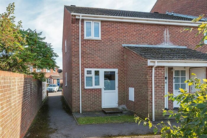 1 Bedroom Flat To Rent In Caernarvon Road, Chichester, PO19