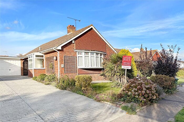 3 Bedroom Bungalow For Sale In Greenacres Ring, Angmering, West Sussex, BN16