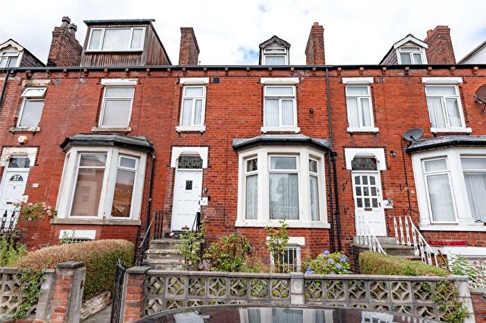 4 Bedroom Terraced House For Sale In Hillcrest Avenue, Leeds, LS7