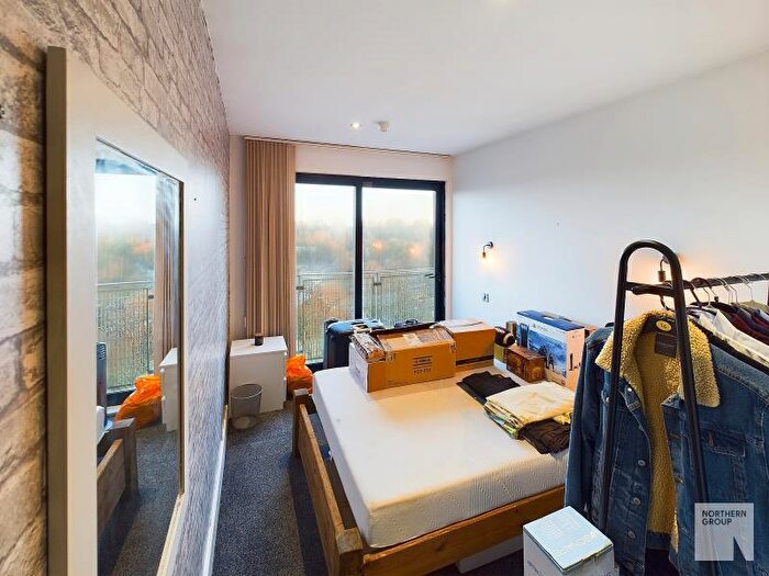 2 Bedroom Apartment To Rent In Advent House, M4