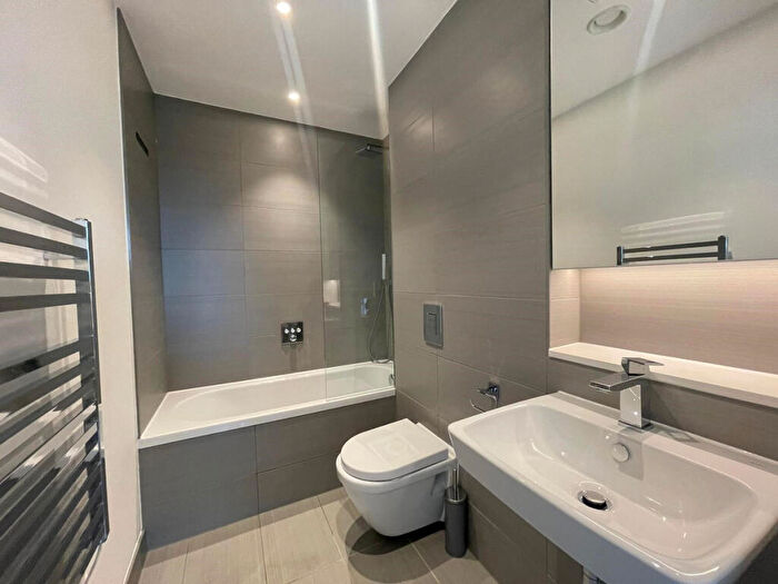 1 Bedroom Apartment To Rent In Luxe Tower, London, E1