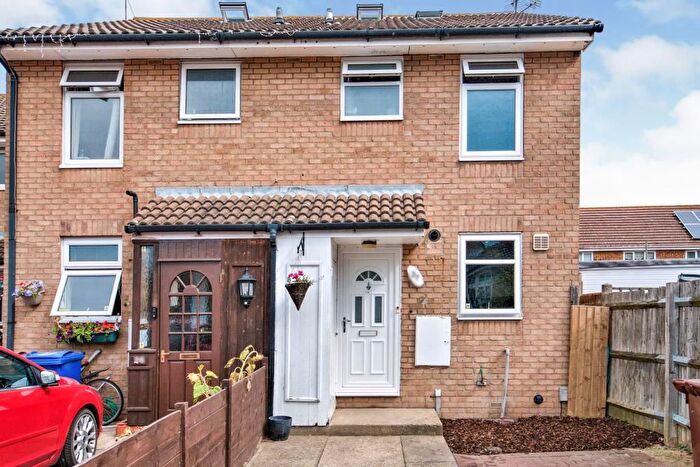 2 Bedroom Terraced House To Rent In Elizabeth Close, Tilbury, RM18