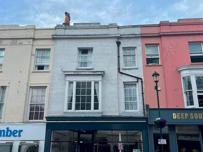 2 Bedroom Flat To Rent In Union Street, Ryde, PO33