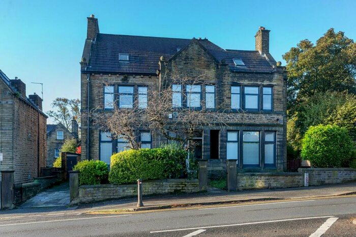 Studio To Rent In Trinity Street, Greenhead Park, Huddersfield, HD1