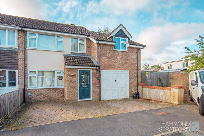 3 Bedroom Semi-Detached House For Sale In Woodyard Close, Mulbarton, NR14