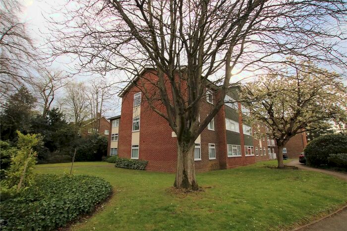 2 Bedroom Flat To Rent In Monck Court, Southcote Road, Reading, Berkshire, RG30