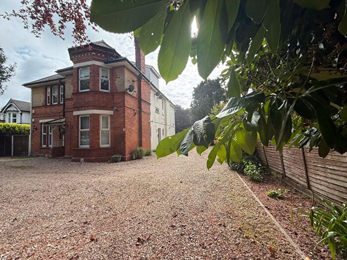 2 Bedroom Flat To Rent In Charminster Road, Bournemouth, BH8
