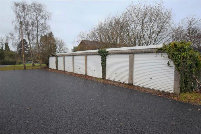 Garage / Parking To Rent In Garage, Greenlands, RG9