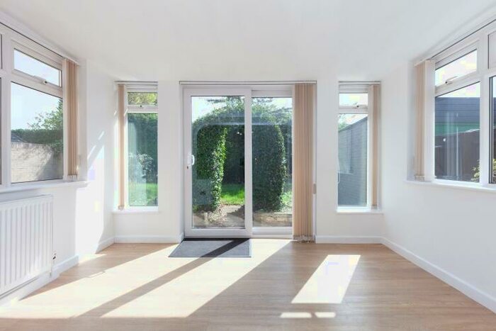 2 Bedroom Detached Bungalow To Rent In Queen Emmas Dyke, Witney, OX28