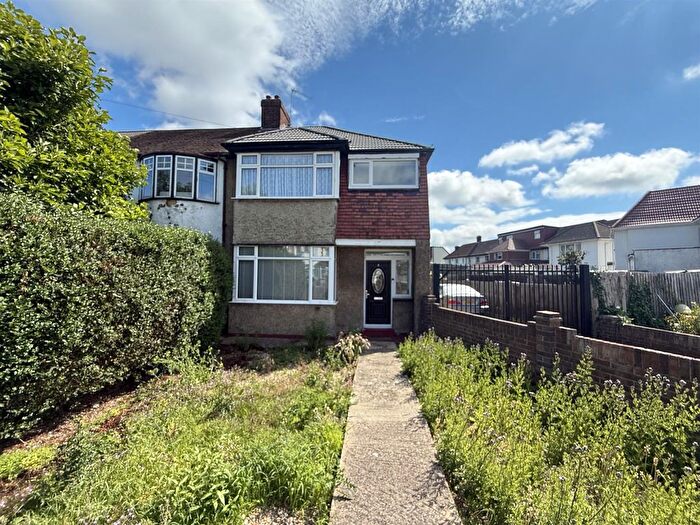 3 Bedroom End Terrace House For Sale In Derwent Road, Southall, UB1