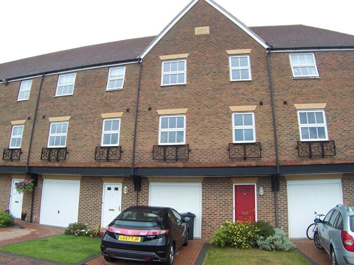 4 Bedroom Town House To Rent In Medway Court, Aylesford, ME20