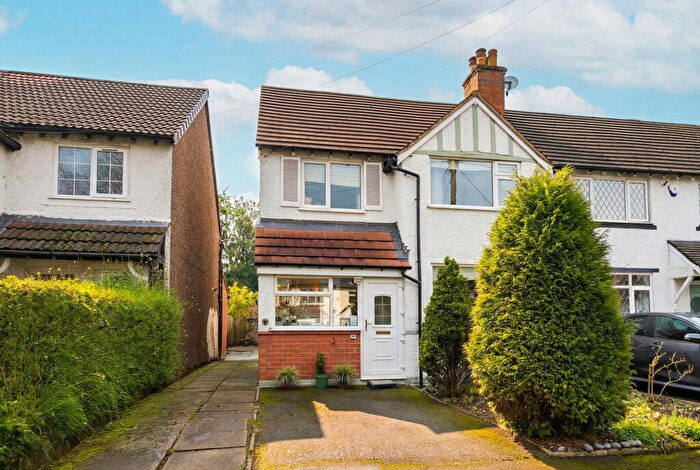 3 Bedroom End Of Terrace House For Sale In Gresham Road, Hall Green, B28