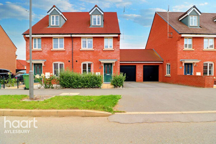 3 Bedroom Semi Detached House To Rent In Ox Ground, Aylesbury, HP18