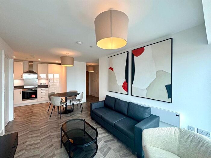 2 Bedroom Apartment To Rent In Dalmuir Road, Birmingham, B31