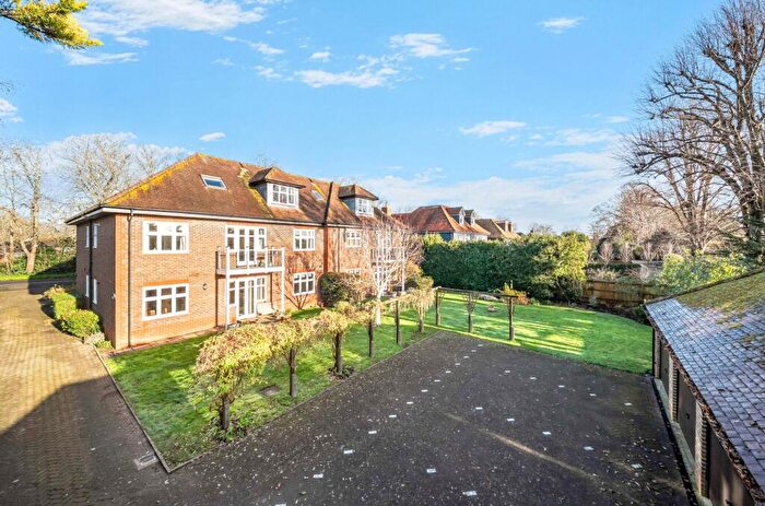 3 Bedroom Flat For Sale In Chestnut Avenue, Wyberton House Chestnut Avenue, PO19