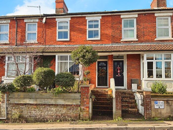 2 Bedroom Terraced House For Sale In Ashfield Road, Salisbury, SP2