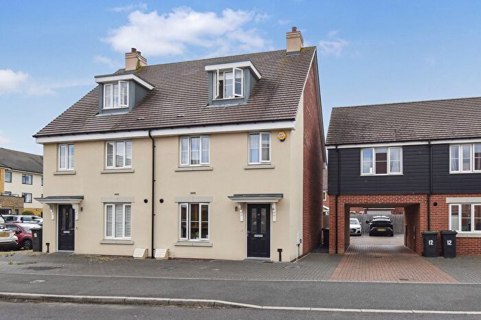 4 Bedroom Town House For Sale In Delius Road, Biggleswade, SG18