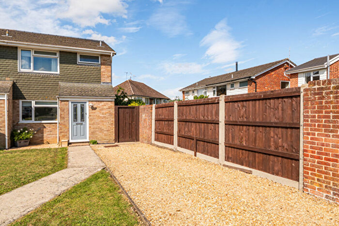 3 Bedroom Terraced House For Sale In Marines Drive, Faringdon, SN7