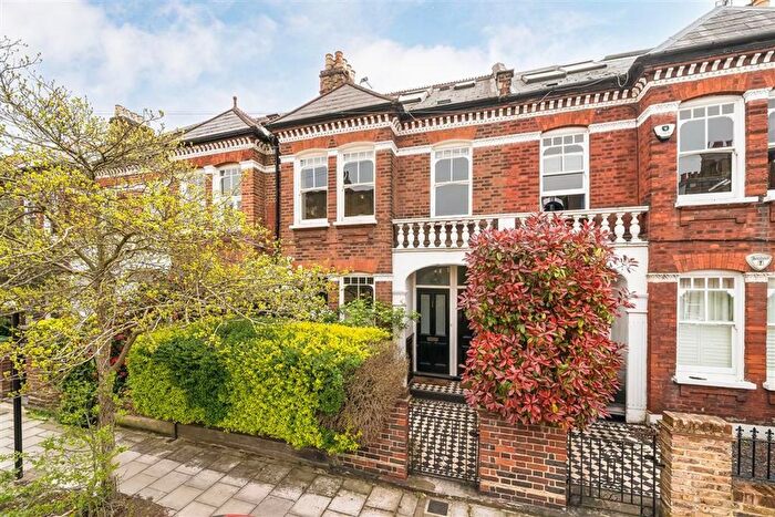 2 Bedroom Maisonette For Sale In Klea Avenue, Clapham, SW4