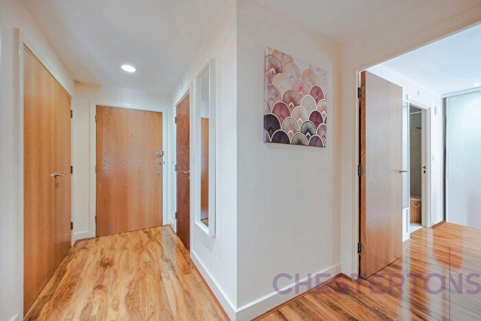 2 Bedroom Flat To Rent In Drift Court, Basin Approach, E16