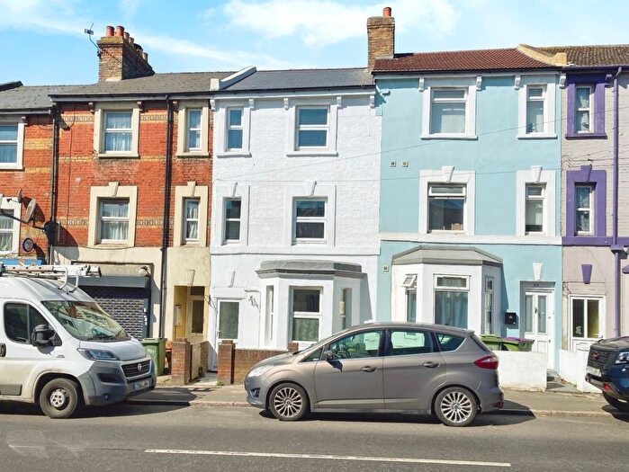 4 Bedroom Property To Rent In Black Bull Road, Folkestone, CT19