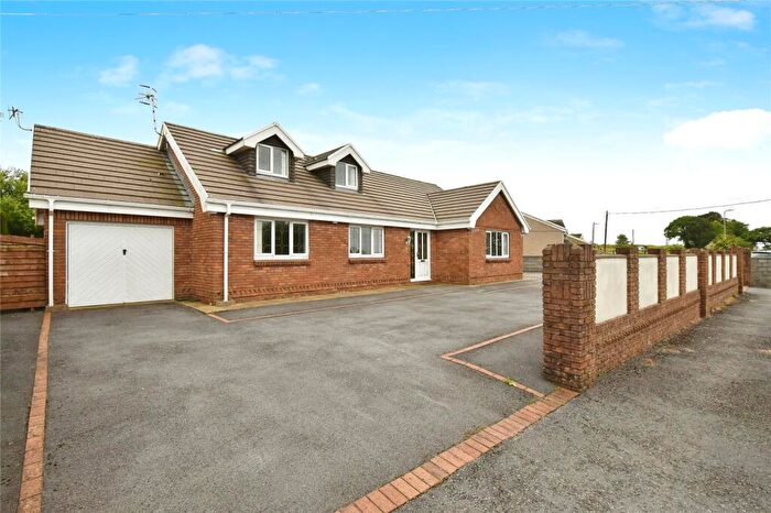 5 Bedroom Bungalow For Sale In Llannon Road, Llanelli, Carmarthenshire, SA14
