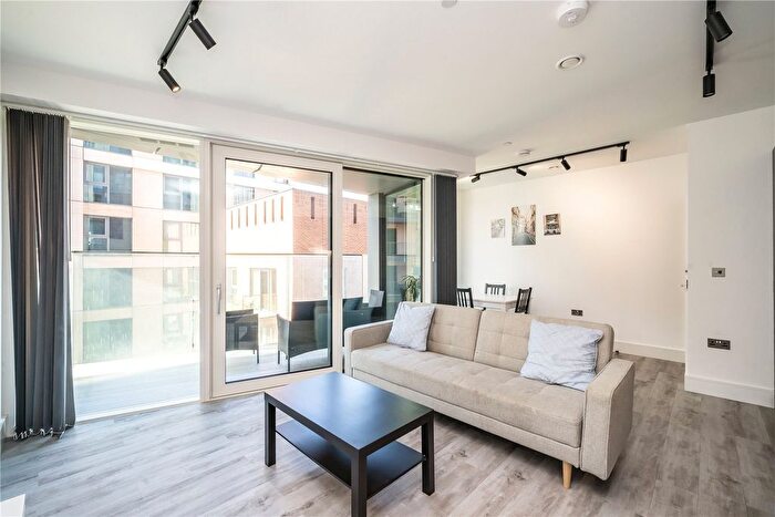 1 Bedroom Flat To Rent In Portal Way, London, W3