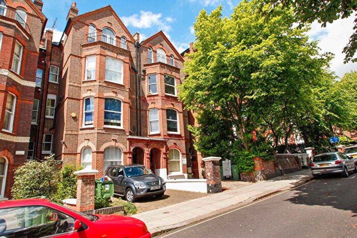 2 Bedroom Flat To Rent In Greencroft Gardens, London, NW6