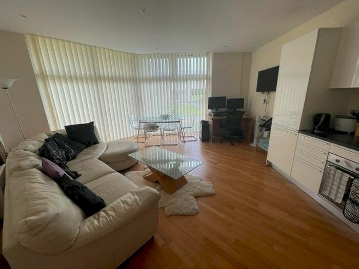 1 Bedroom Flat To Rent In Hayes Road, Sully, Penarth, CF64