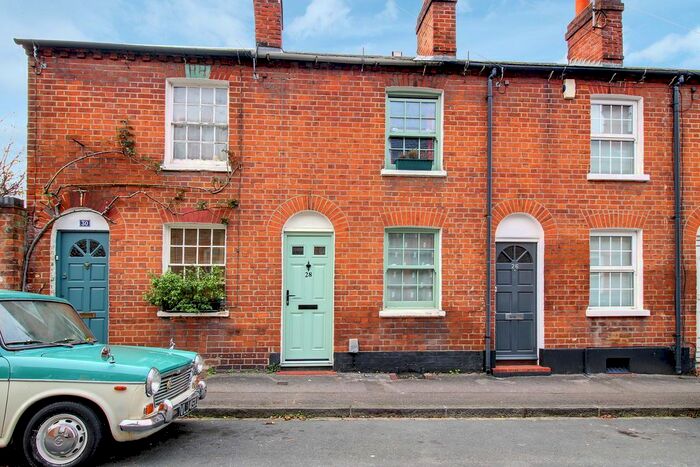 2 Bedroom Terraced House To Rent In St. Johns Hill, Reading, RG1