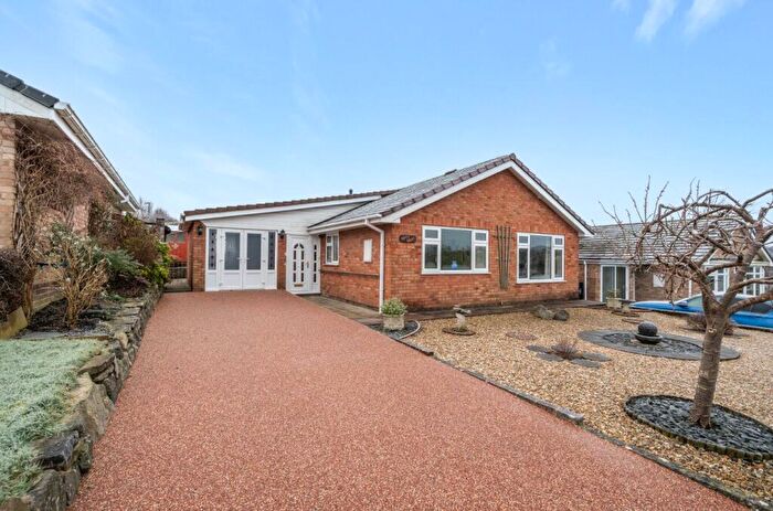 3 Bedroom Bungalow For Sale In Holcombe Drive, Llandrindod Wells, Powys, LD1