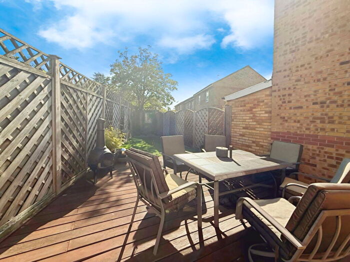 3 Bedroom End Of Terrace House For Sale In Oakleigh Close, Swanley, BR8