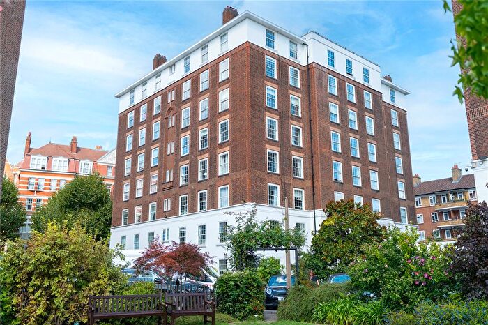3 Bedroom Flat For Sale In North End House, Kensington, Fitzjames Avenue, London, W14